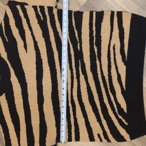 Anine Bing Cheyenne Zebra-Print Cashmere Sweater - Picture 3 of 7